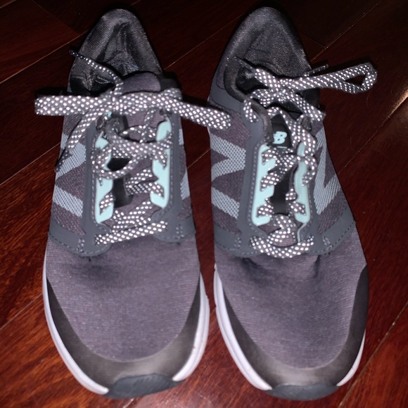 New Balance Women's Sneakers w MemoryFoam - Picture 2 of 4